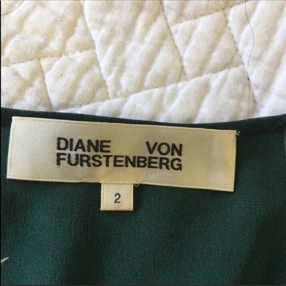 DIANE von Furstenberg Silk Blouse 2 - Picture 7 of 8